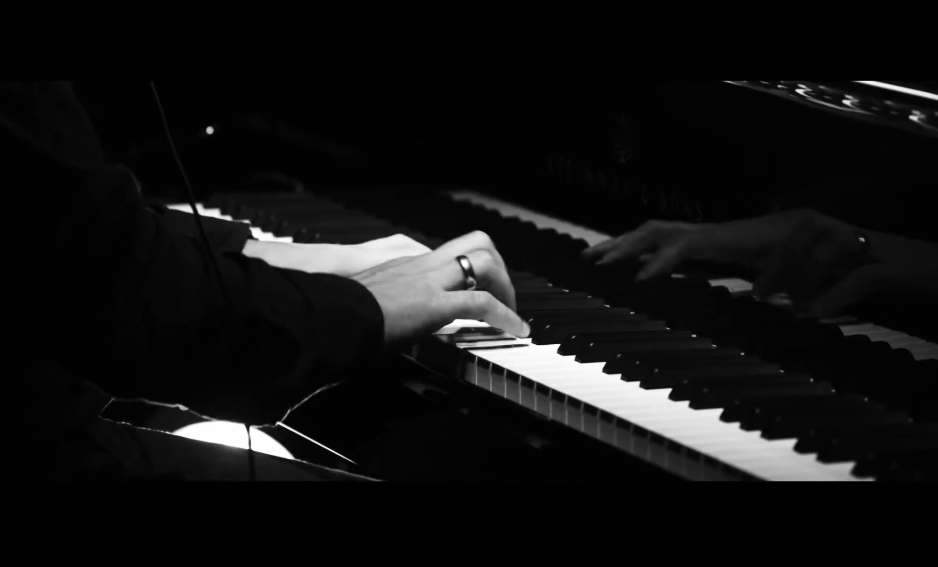 Nicolai Majland playing a Steinway piano